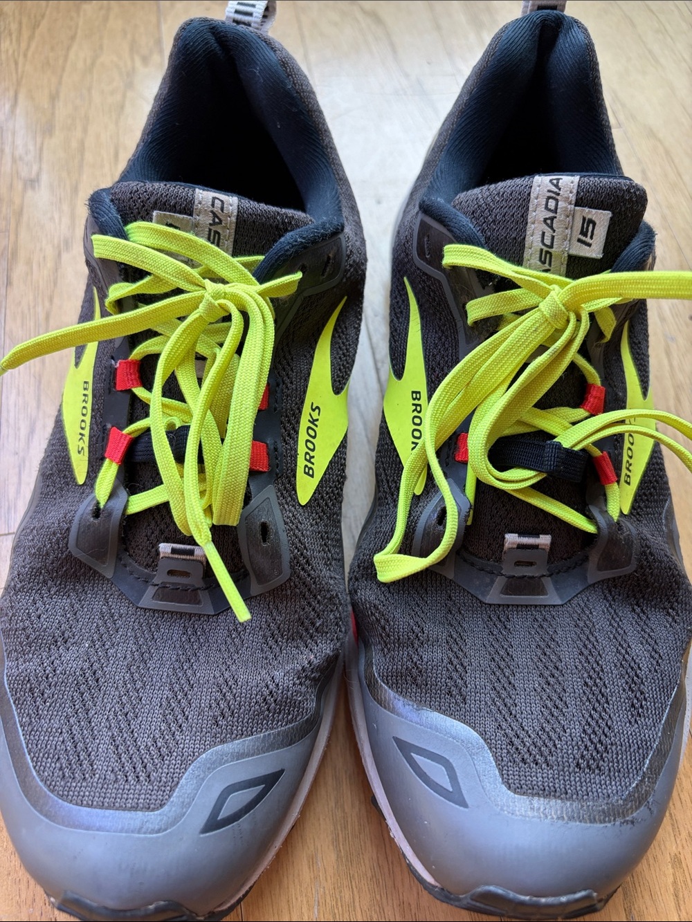 Brooks Cascadia 15 Running Shoes with Neon Yellow Laces